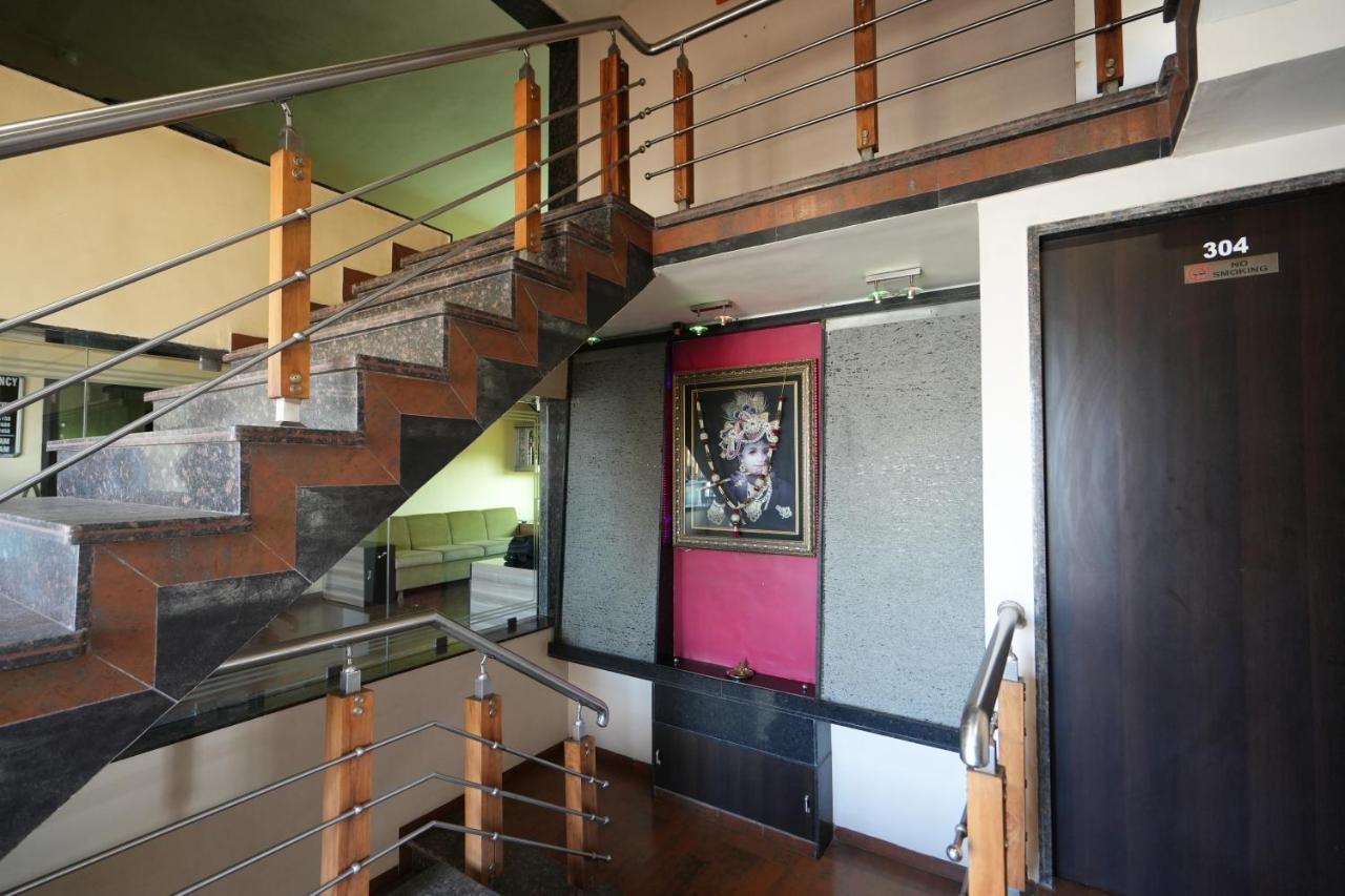 Hotel Ravi Residency Nadiād Esterno foto